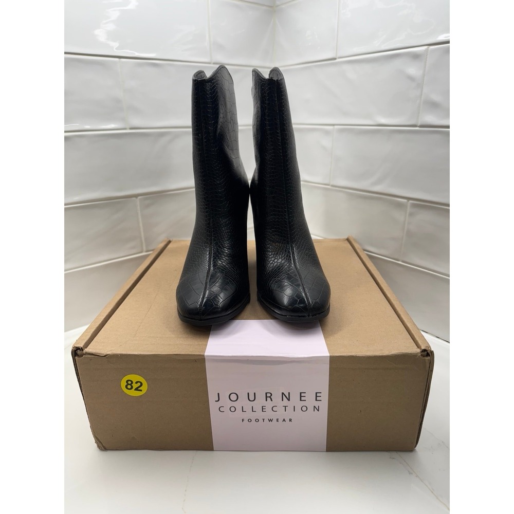 Journee‎ collection rekkin Booties 9.5